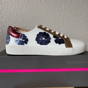 NIB Vince Camuto Claudinia Leather Floral Sneakers Size 6, 7, 8